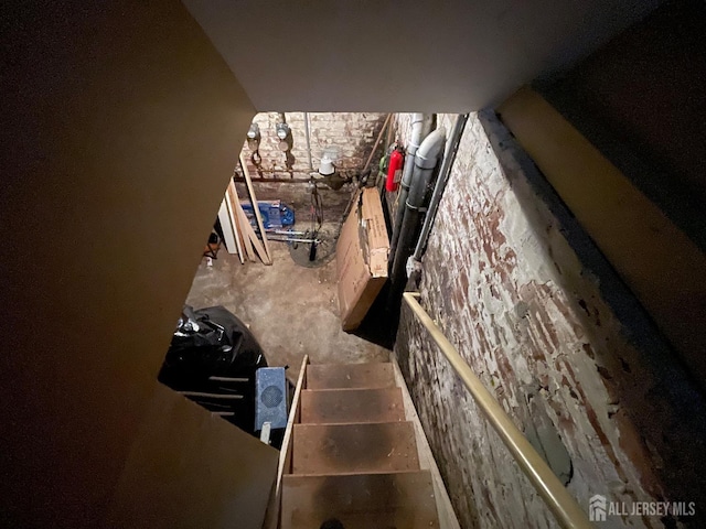142 Joyce Kilmer Ave, New Brunswick, NJ 08901 - view of stairs