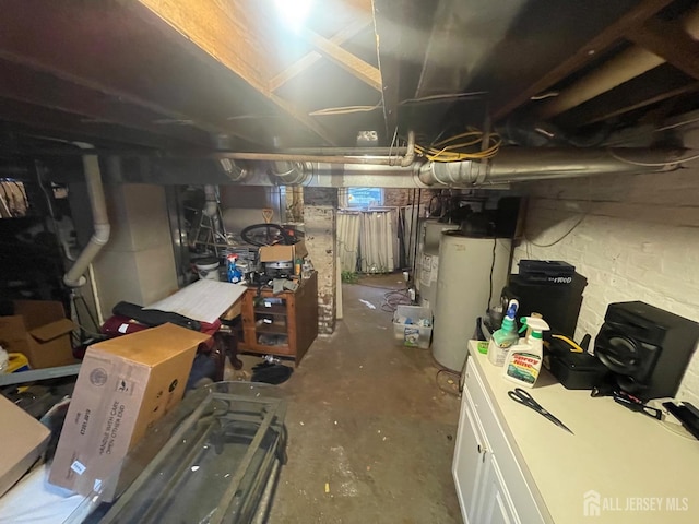 142 Joyce Kilmer Ave, New Brunswick, NJ 08901 - unfinished below grade area with water heater