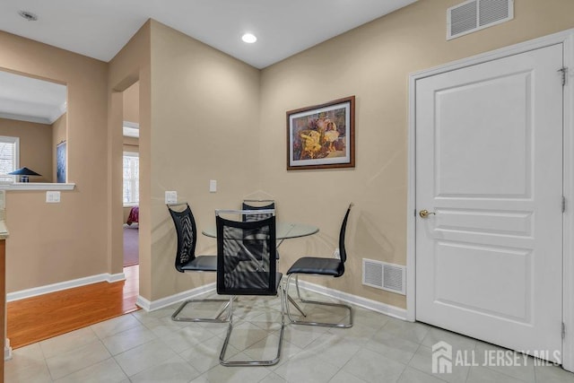 dining space featuring recessed lighting, visible vents, baseboards, and light tile patterned flooring