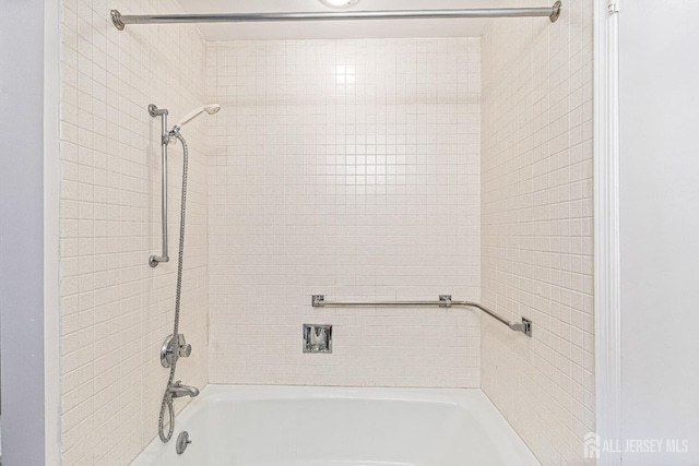 298-B Sharon Way, Monroe, NJ 08831 - full bathroom with tub / shower combination