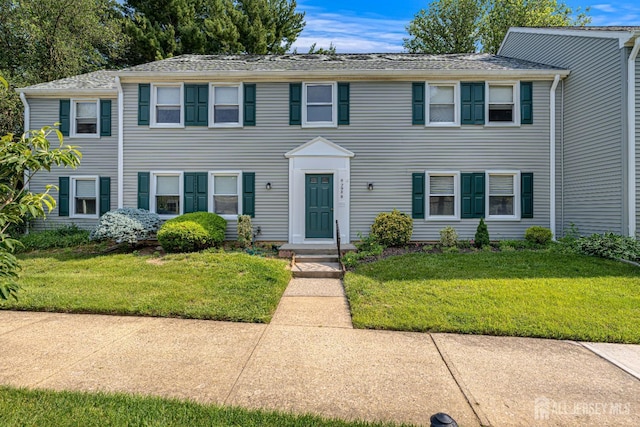 298-B Sharon Way, Monroe, NJ 08831 - view of front of home with a front yard