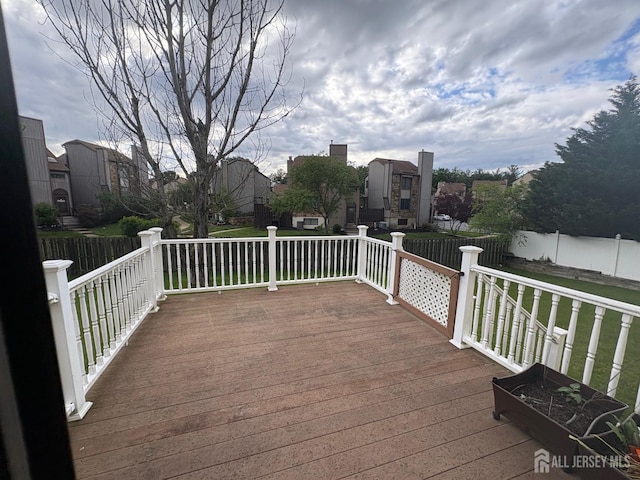 4 La Valencia Rd, Old Bridge, NJ 08857 - view of deck