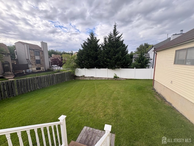 4 La Valencia Rd, Old Bridge, NJ 08857 - view of yard