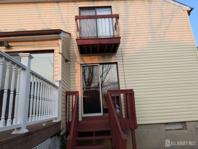4 La Valencia Rd, Old Bridge, NJ 08857 - back of house featuring a balcony