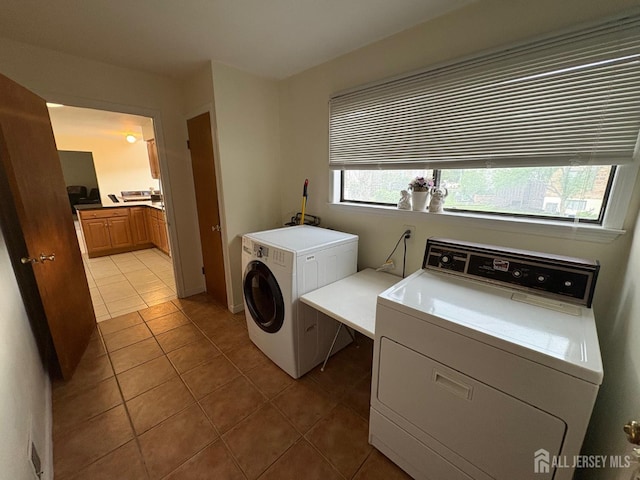 4 La Valencia Rd, Old Bridge, NJ 08857 - laundry room featuring light tile patterned floors