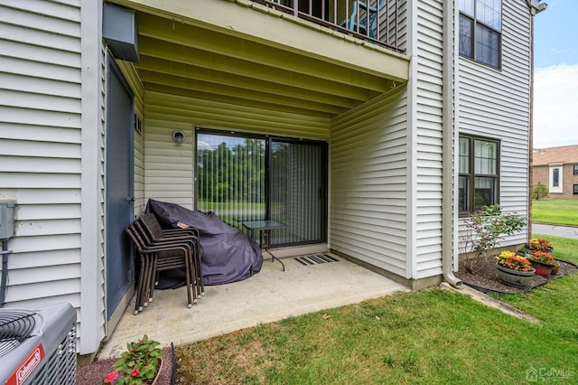 3002 Lighthouse Ln, Sayreville, NJ 08859 - view of patio / terrace with a balcony
