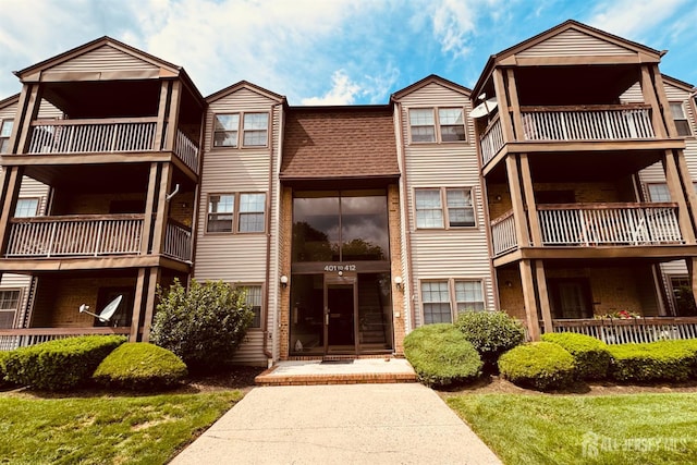 404 Newport Ct, Fords, NJ 08863 - view of property