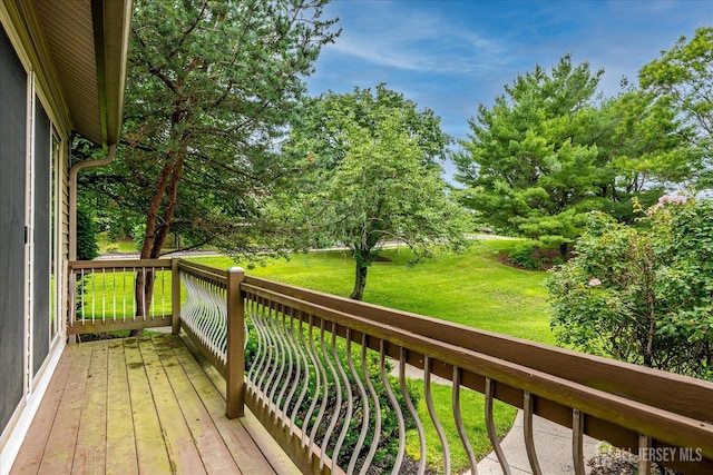 68 Kelly Dr, Edison, NJ 08820 - deck with a lawn
