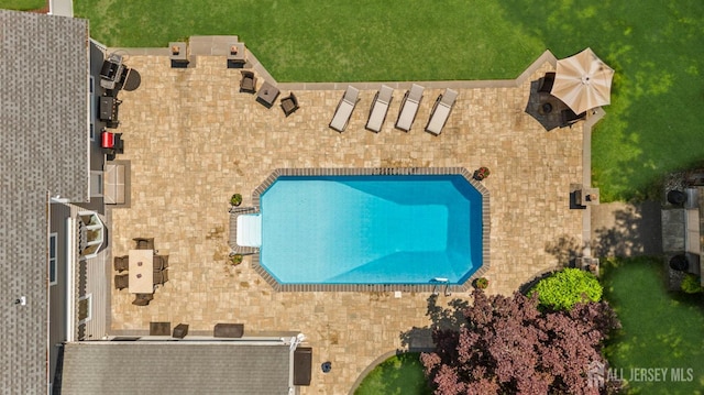 8 Garvey Dr, Monroe, NJ 08831 - aerial view of property and surrounding area featuring a pool area