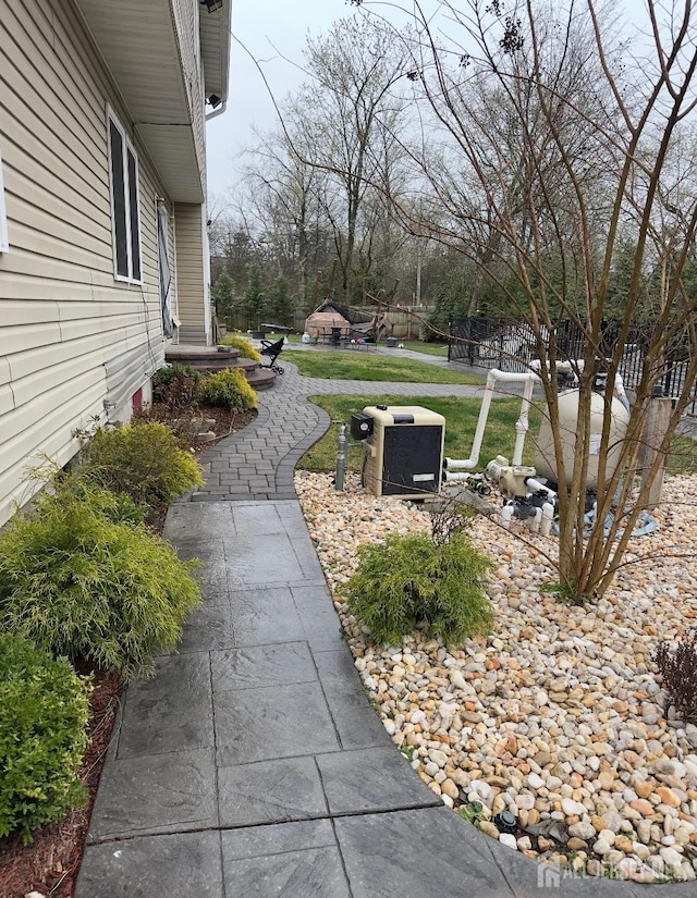 150 School St, Piscataway, NJ 08878 - view of grassy yard