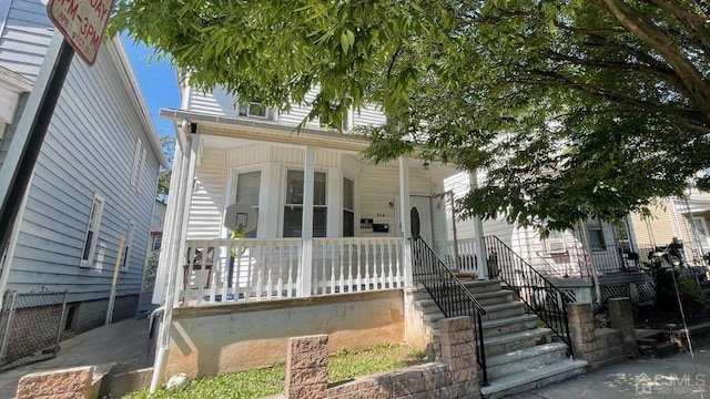 264 Seaman St, New Brunswick, NJ 08901 - view of front of home featuring covered porch and stairway
