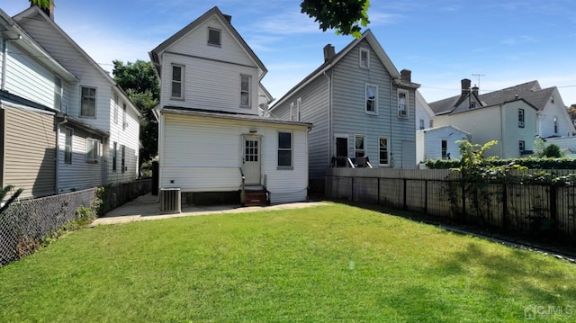 264 Seaman St, New Brunswick, NJ 08901 - back of house with entry steps and a patio