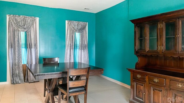 264 Seaman St, New Brunswick, NJ 08901 - dining space with baseboards
