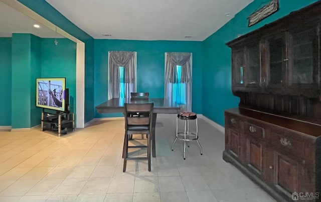 264 Seaman St, New Brunswick, NJ 08901 - dining area with baseboards