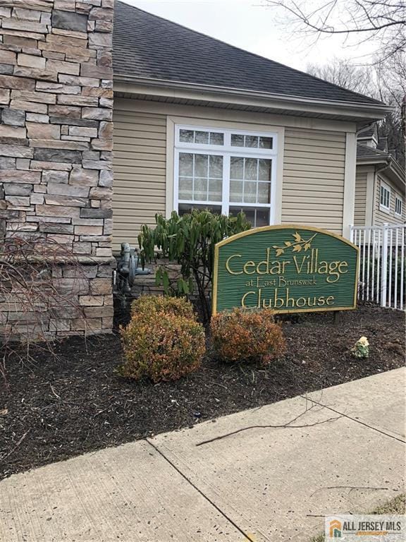 view of community / neighborhood sign