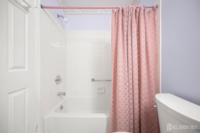 639 Madison Dr Unit C, Monroe, NJ 08831 - full bath with shower / tub combo and toilet