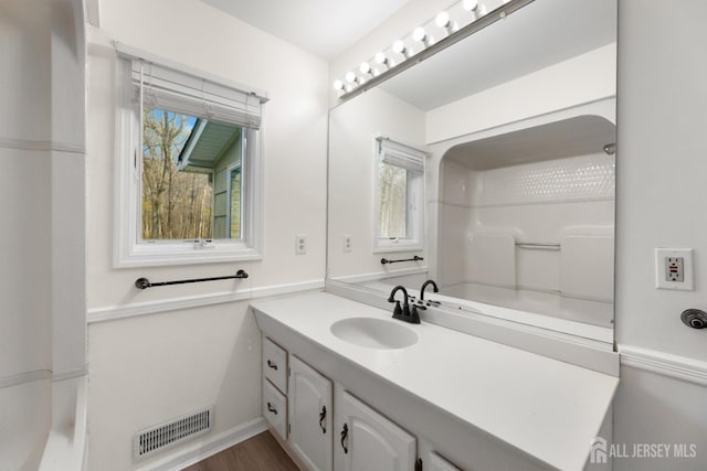 46 Thomas St, Monroe, NJ 08831 - full bath with vanity