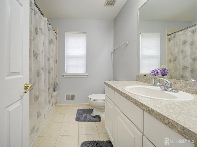 221 Morning Glory Dr, Monroe, NJ 08831 - full bath featuring tile patterned floors, toilet, vanity, and curtained shower
