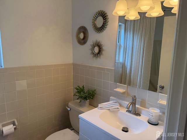 402 N Cranbury Rd Unit 8, East Brunswick, NJ 08816 - bathroom with toilet and vanity