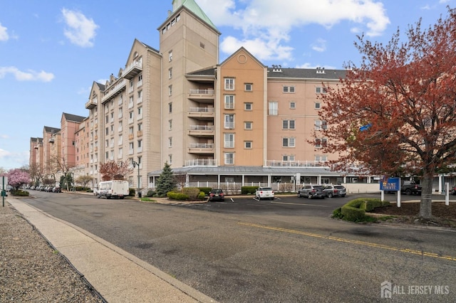 100 Shearwater Ct Unit 31, Jersey City, NJ 07305 - photo 1