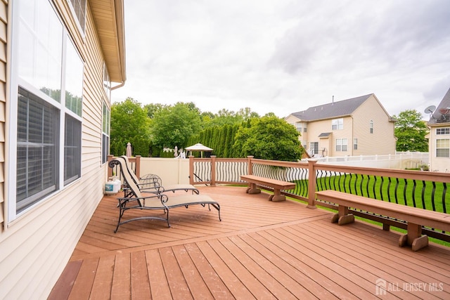 4 Bernadette Cir S, Brunswick, NJ 08852 - view of deck