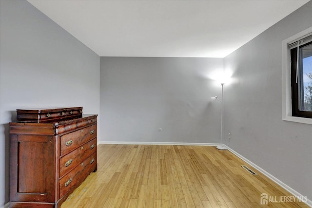 186 Hamilton Pl, East Windsor, NJ 08520 - empty room with light wood-style flooring and baseboards