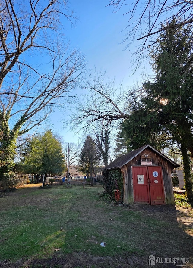 144 Buckelew Ave, Jamesburg, NJ 08831 - view of green lawn