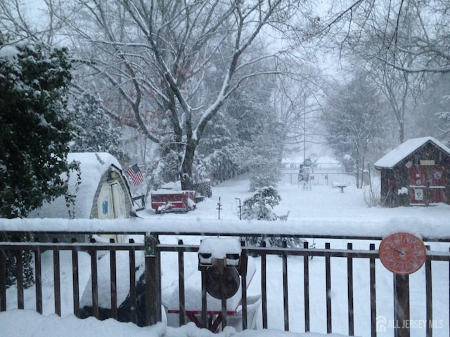 144 Buckelew Ave, Jamesburg, NJ 08831 - view of snowy yard