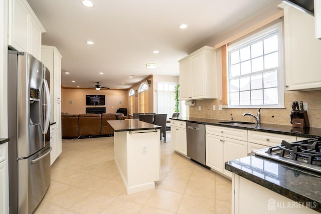 45 Green Ash St, Monroe, NJ 08831 - kitchen featuring stainless steel appliances, a sink, ceiling fan, open floor plan, and recessed lighting