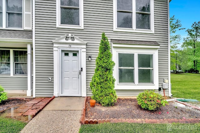 73 Doe Ct, South Brunswick, NJ 08852 - entrance to property with a yard