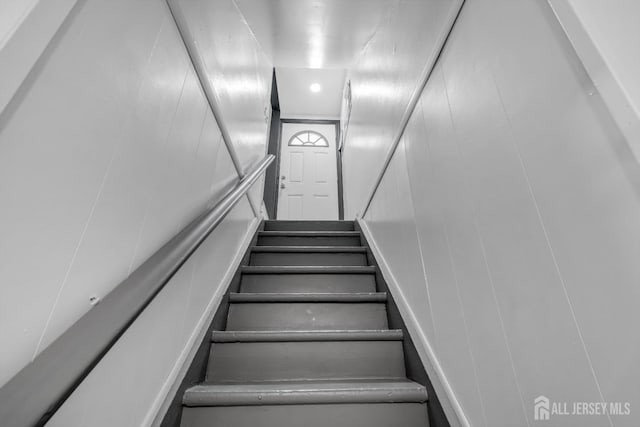 750 Barry Ave, Perth Amboy, NJ 08861 - stairway with a decorative wall