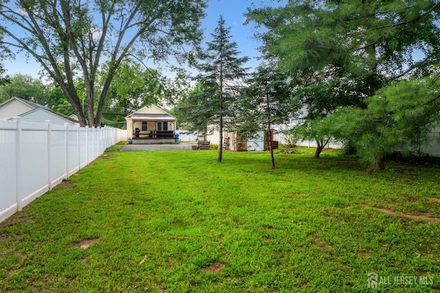 1775 W 5th St, Piscataway, NJ 08854 - view of yard