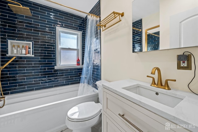 1775 W 5th St, Piscataway, NJ 08854 - full bath featuring shower / bath combo with shower curtain and vanity