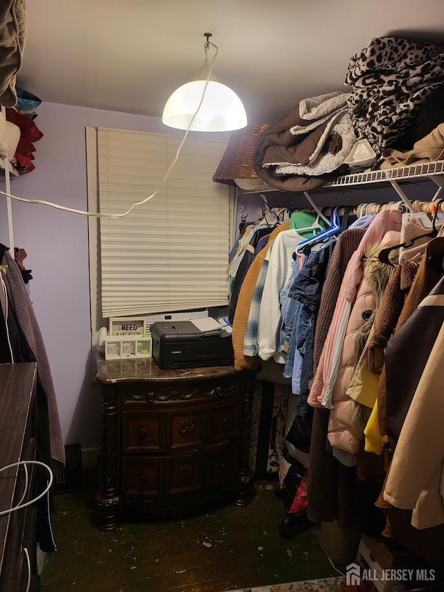 72 High St, Perth Amboy, NJ 08861 - view of walk in closet