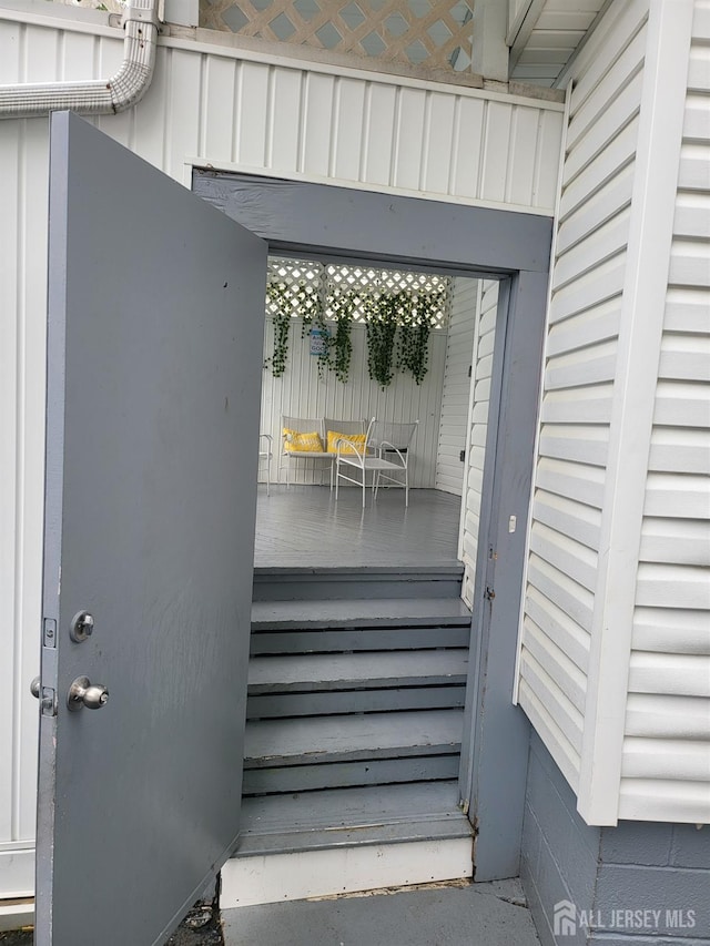 72 High St, Perth Amboy, NJ 08861 - view of stairs