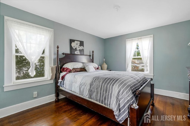 340 Runyon Ave, Middlesex, NJ 08846 - bedroom with baseboards and wood finished floors