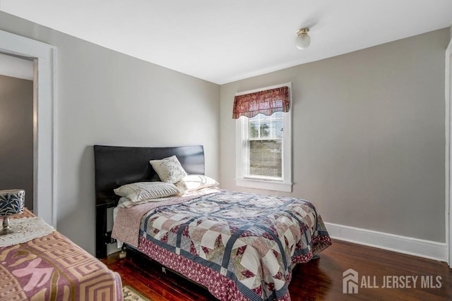 340 Runyon Ave, Middlesex, NJ 08846 - bedroom with wood finished floors and baseboards
