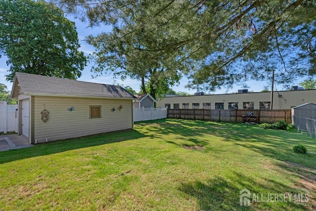 340 Runyon Ave, Middlesex, NJ 08846 - view of yard featuring an outbuilding