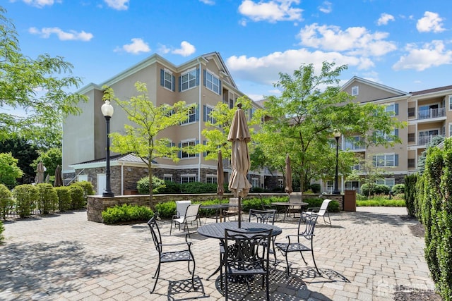 540 Cranbury Rd Unit 105, East Brunswick, NJ 08816 - view of patio / terrace