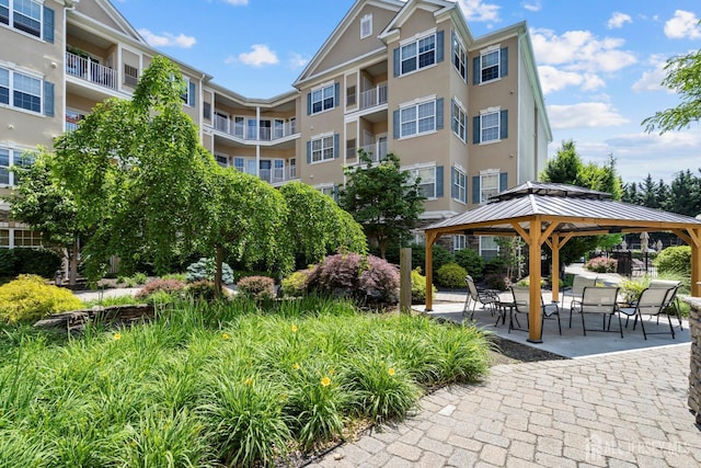 540 Cranbury Rd Unit 105, East Brunswick, NJ 08816 - view of home's community with a gazebo