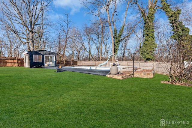14 Ridgeview Rd, Jamesburg, NJ 08831 - view of yard featuring an outbuilding