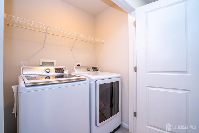 102 Matutina Rd, Monroe, NJ 08831 - laundry area featuring separate washer and dryer