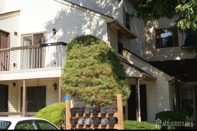604 Woodbridge Commons Way, Iselin, NJ 08830 - photo 1