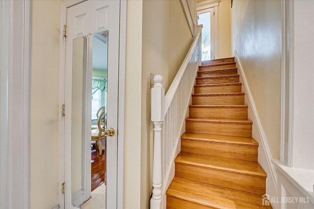 311 Prospect Ave, Dunellen, NJ 08812 - view of stairs