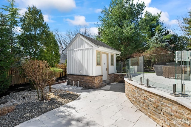 7 Leighton Dr, East Brunswick, NJ 08816 - view of outdoor structure with fence and an outbuilding