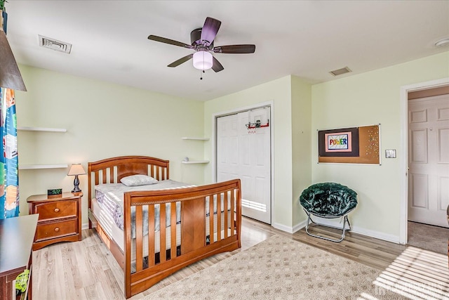 74 Gates Rd, Franklin, NJ 08873 - bedroom featuring a ceiling fan, visible vents, wood finished floors, baseboards, and a closet