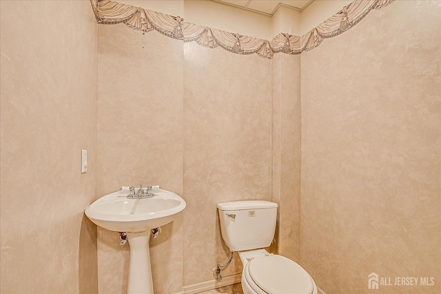 74 Gates Rd, Franklin, NJ 08873 - half bathroom featuring toilet