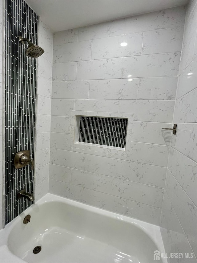 860 Barry Ave, Perth Amboy, NJ 08861 - full bath featuring shower / bathtub combination