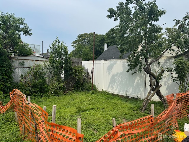 450 Brace Ave, Perth Amboy, NJ 08861 - view of fenced backyard