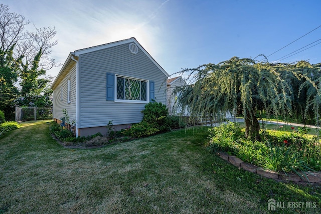 109 Russell St, Woodbridge Proper, NJ 07095 - view of side of home
